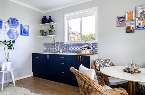 St Leonards House | Spacious Hamptons-style home with plunge pool