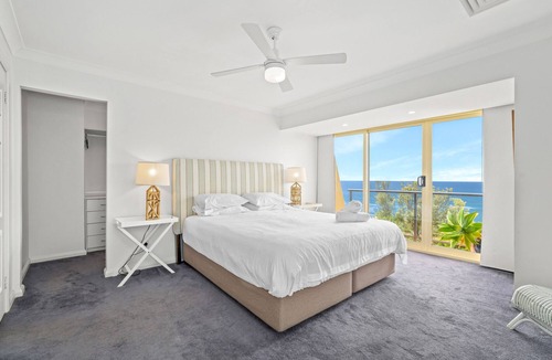 Forresters Beach House | Spacious Home with Ocean Views, Close to Beach