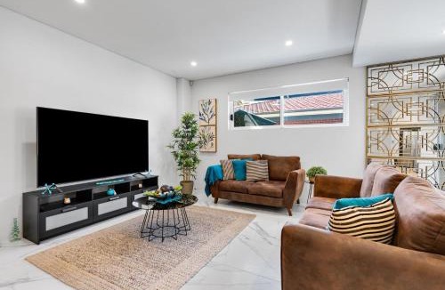 Lidcombe House | Spacious Lidcombe Lux mins to Sydney Olympic Park