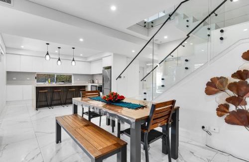 Lidcombe House | Spacious Lidcombe Lux mins to Sydney Olympic Park