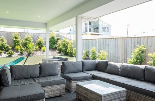 Catherine Hill Bay Apartment | Spacious Luxurious Beach Home