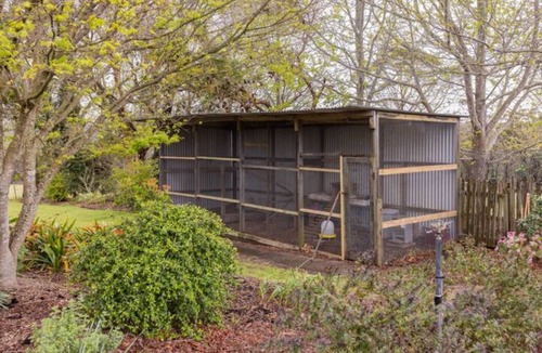 Central Mangrove House | Spacious Luxury Farm Retreat in Coastal Hinterland