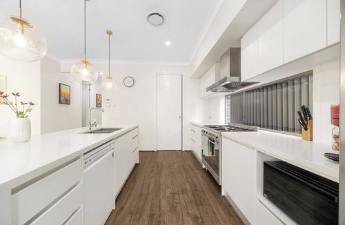 Kellyville House | Spacious Modern 5BR House for family &work