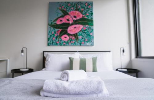 Richmond North House | Spacious Richmond Home - Walk to MCG, Venues & CBD