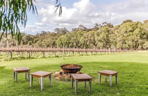 Yallingup Siding House | spacious villa private bushland
