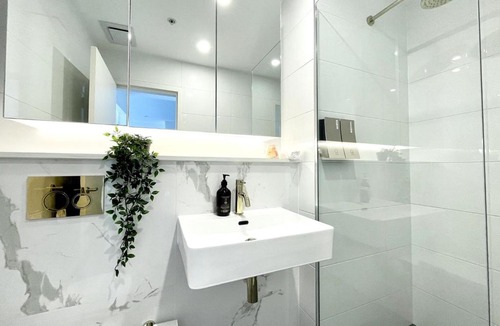 Wentworth Point Apartment | Spacious1 BR@waterfront Olympic Park free carpark
