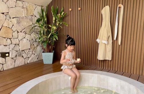 Longmen County House | Spanish Garden Hot Spring Villa