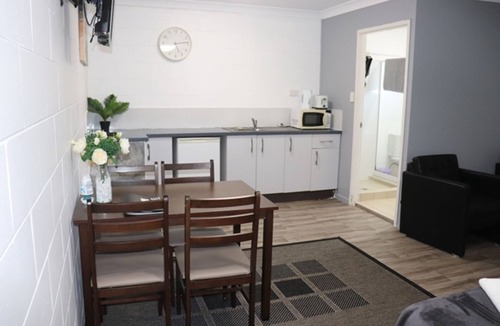 Rosslea Hotel | Spanish Lace Motor Inn