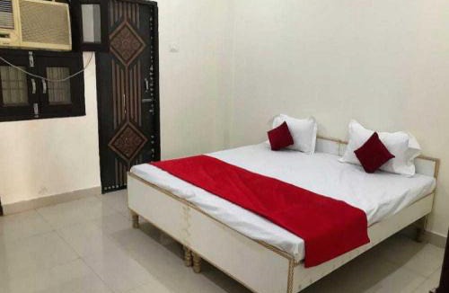 Noida Hotel | SPOT ON Boby Residency
