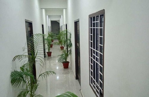 Varanasi Hotel | SPOT ON Swagat Sarowar