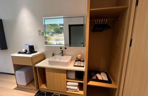 Lintong District Hotel | Spring Inn Hotel 思铂丽酒店