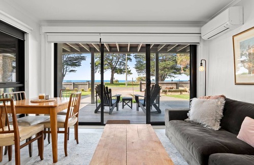 St Leonards Apartment | St. Leonards Bay Views