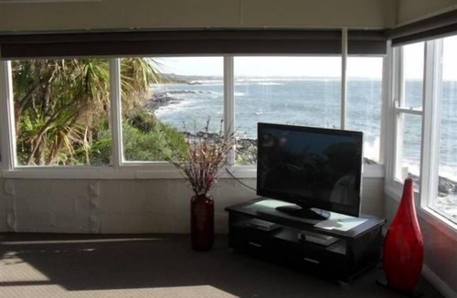 Cowrie Point House | Stanley View Beach House