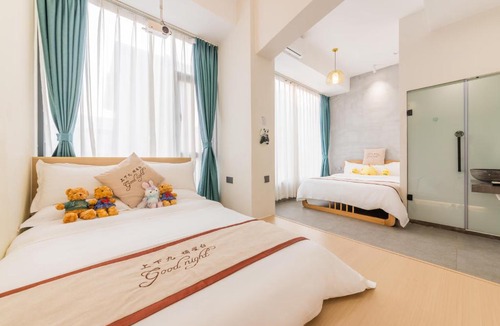 Liwan Hotel | Stargazing Platform Inn - Heart of Old Canton