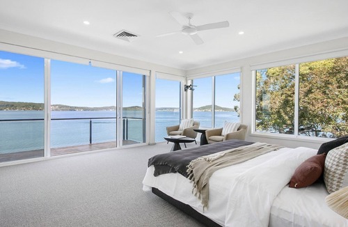 Point Clare House | Stay 3 nights, pay 2 this Winter*