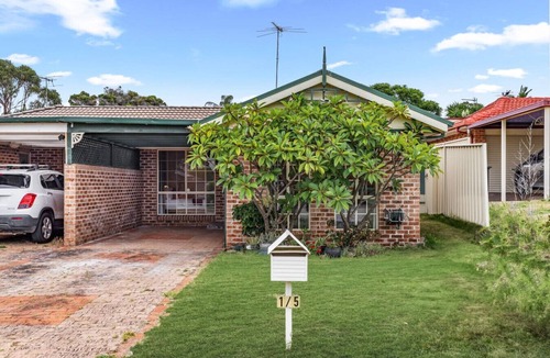 Ingleburn House | StayAU Cozy 3BR Suburban Retreat in Ingleburn