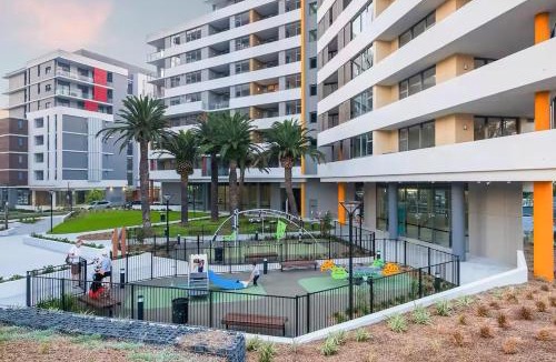 Macquarie Park Apartment | Staycation Vibes Resort-Style 2BR Pool & Gym