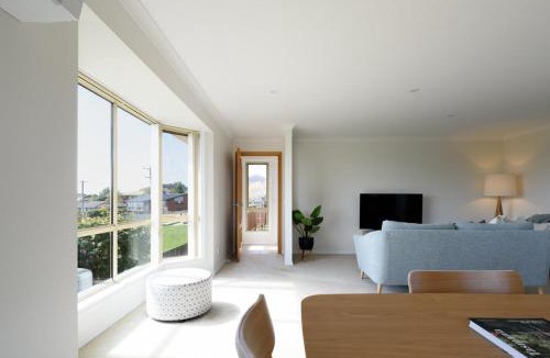 Park Grove Apartment | Steps From The Hospital in Burnie