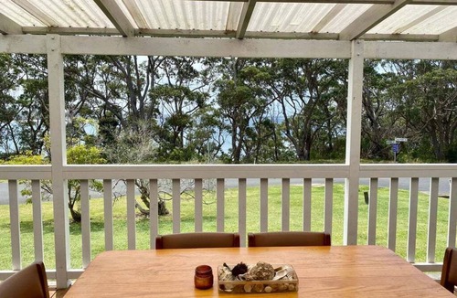 Bendalong House | Sting Ray Bay - Close to the beach