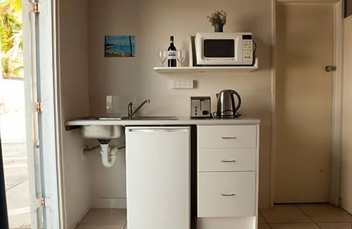 North Ward Hotel | Strand Motel
