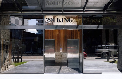 Newcastle Hotel | Studio Apartment in CBD