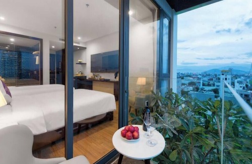 Ngu Hanh Son Hotel | Studio Balcony Double 1