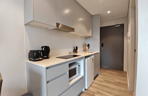 Roseville Apartment | Studio in heart of Roseville