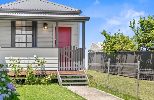 Urunga Apartment | Studio on Morgo - A cozy coastal escape with ocean and river views