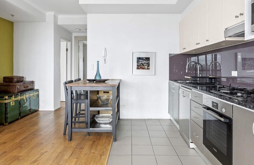 Erskineville Apartment | Stunning 2-Bed Apartment with Gorgeous City Views