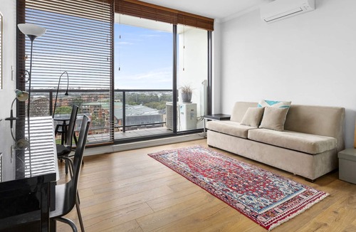 Erskineville Apartment | Stunning 2-Bed Apartment with Gorgeous City Views