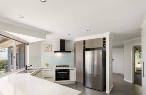Eagle Heights House | Stunning 4-Bedroom Home with Breath-taking Gold Coast City Views!