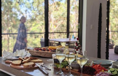 Elizabeth Beach House | Stunning Bush Beach House! NEW!