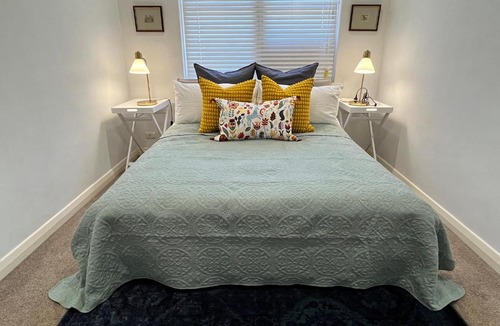 Tusmore Apartment | Stunning Flat Burnside Location