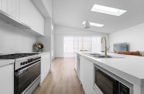 Bathurst House | Stunning Seymour - 3 Bed 2 Bath - Amazing Location