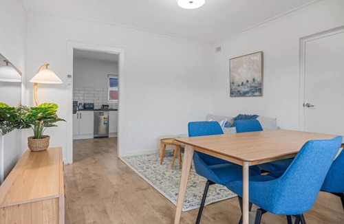 Campbelltown Apartment | Stunning! Smart TV + Fast Wi-Fi | 3BR Quiet Unit