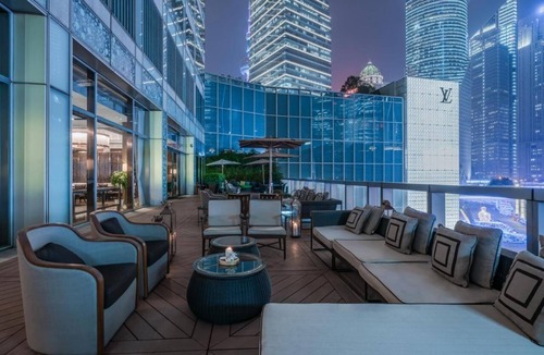 Lujiazui Apartment | Stylish 1 Bedroom Apartment Near Shanghai World Financial Centre
