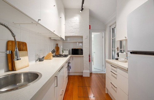 Redfern Apartment | Stylish 2-Bed House with Private Courtyard