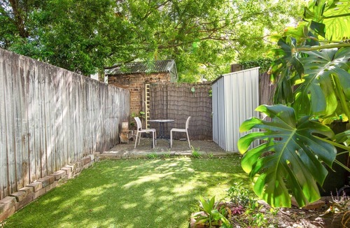 Redfern Apartment | Stylish 2-Bed House with Private Courtyard