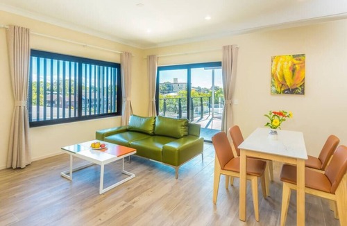 Windsor Apartment | Stylish and generous 2 Bedroom apartment Windsor