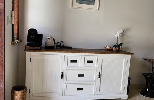 Mays Hill House | Stylish Gallery Sleeps 4 | Near Parramatta CBD