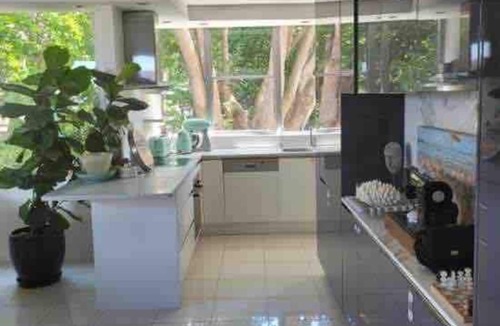 Kings Cross Apartment | Stylish Harbourside Apartment in Elizabeth Bay