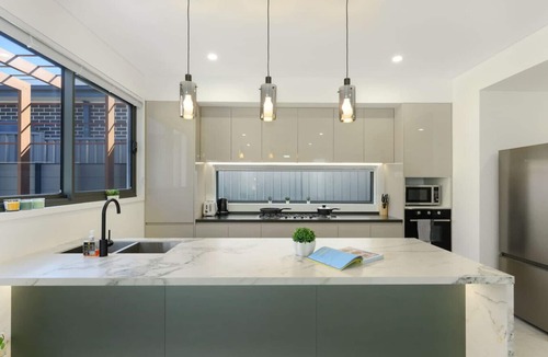 Austral House | Stylish Home in Austral - Ideal for Relaxing Stays