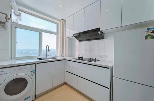 Lianhu Hotel | Stylish Homestay Balcony View Bell Tower