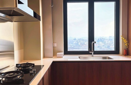 Lianhu Hotel | Stylish Homestay Balcony View Bell Tower