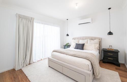 West Ryde Apartment | Stylish Pet-Friendly Retreat Near Acer Arena & Olympic Park