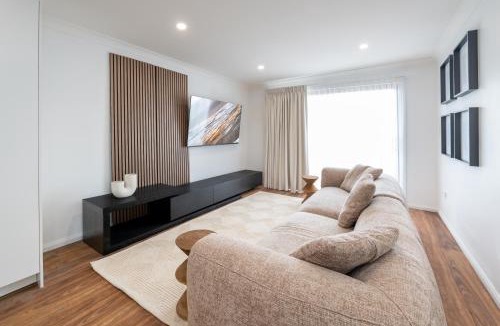 West Ryde Apartment | Stylish Pet-Friendly Retreat Near Acer Arena & Olympic Park
