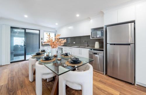 West Ryde Apartment | Stylish Pet-Friendly Retreat Near Acer Arena & Olympic Park