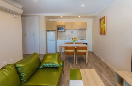 Windsor Apartment | Stylish & spacious 1 BRM king bed apartment