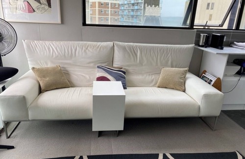 Kings Cross Apartment | Stylish Studio with Harbour & Pool Views