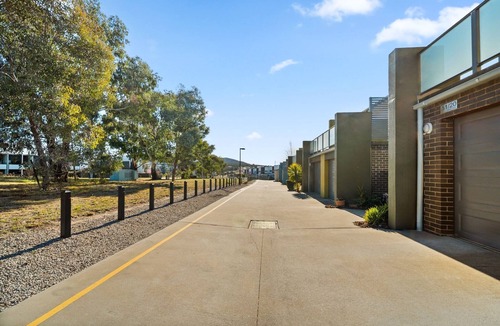 Coombs Apartment | Stylish Townhouse with Private Courtyard